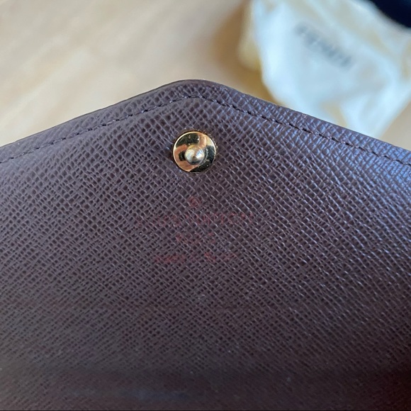 Louis Vuitton Sarah Wallet - Picture 4 of 8